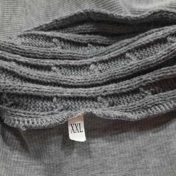 Cable knit buckle front sweater - Picture 8 of 10